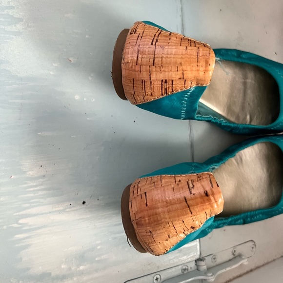 Calvin Klein.     BCBG.   EACH Pair $20 - Picture 7 of 7